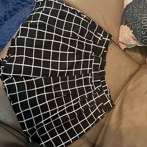 Chic Black and White Grid Pattern Shorts